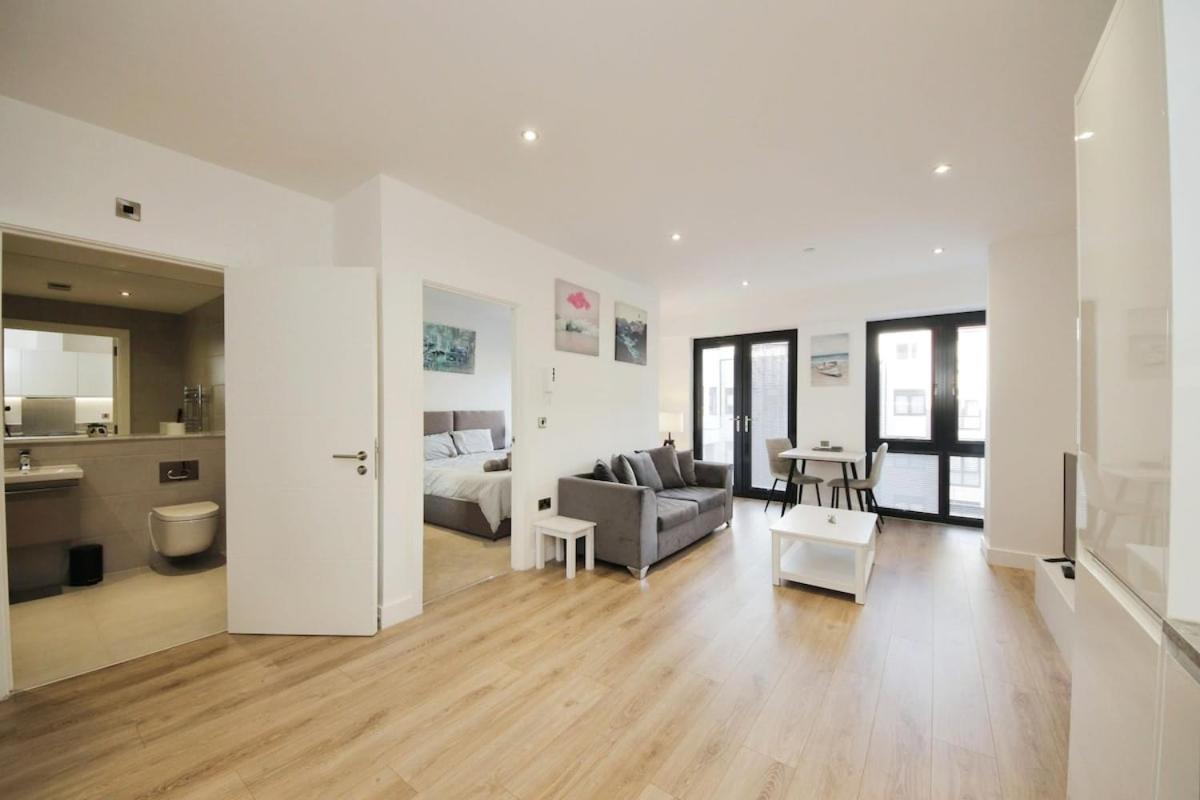 Modern Comfort 1 Bed Apartment Broadoaks, Sulihull 索利赫尔 外观 照片