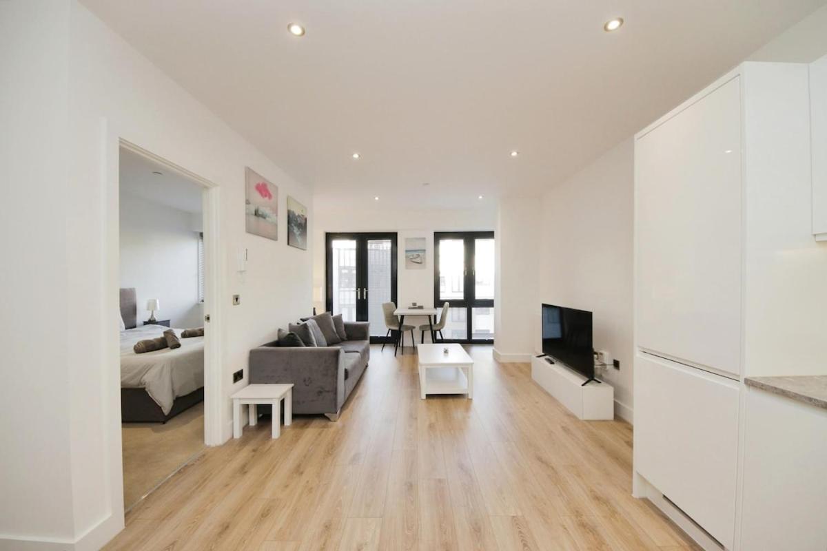 Modern Comfort 1 Bed Apartment Broadoaks, Sulihull 索利赫尔 外观 照片